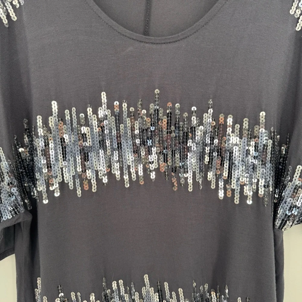 Dantelle Cold Shoulder Sequin Top Gray Size Small - Picture 5 of 8
